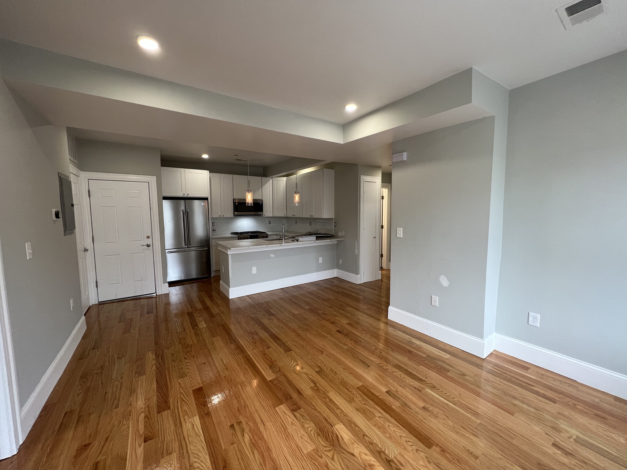 2.5 bed, 2 bath apartment for rent at 71 Pearl St Unit 2, East Somerville — photo 5 of 41