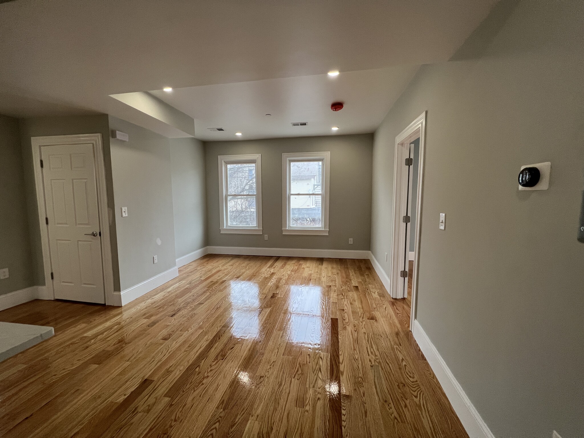 2.5 bed, 2 bath apartment for rent at 71 Pearl St Unit 2, East Somerville — photo 2 of 41