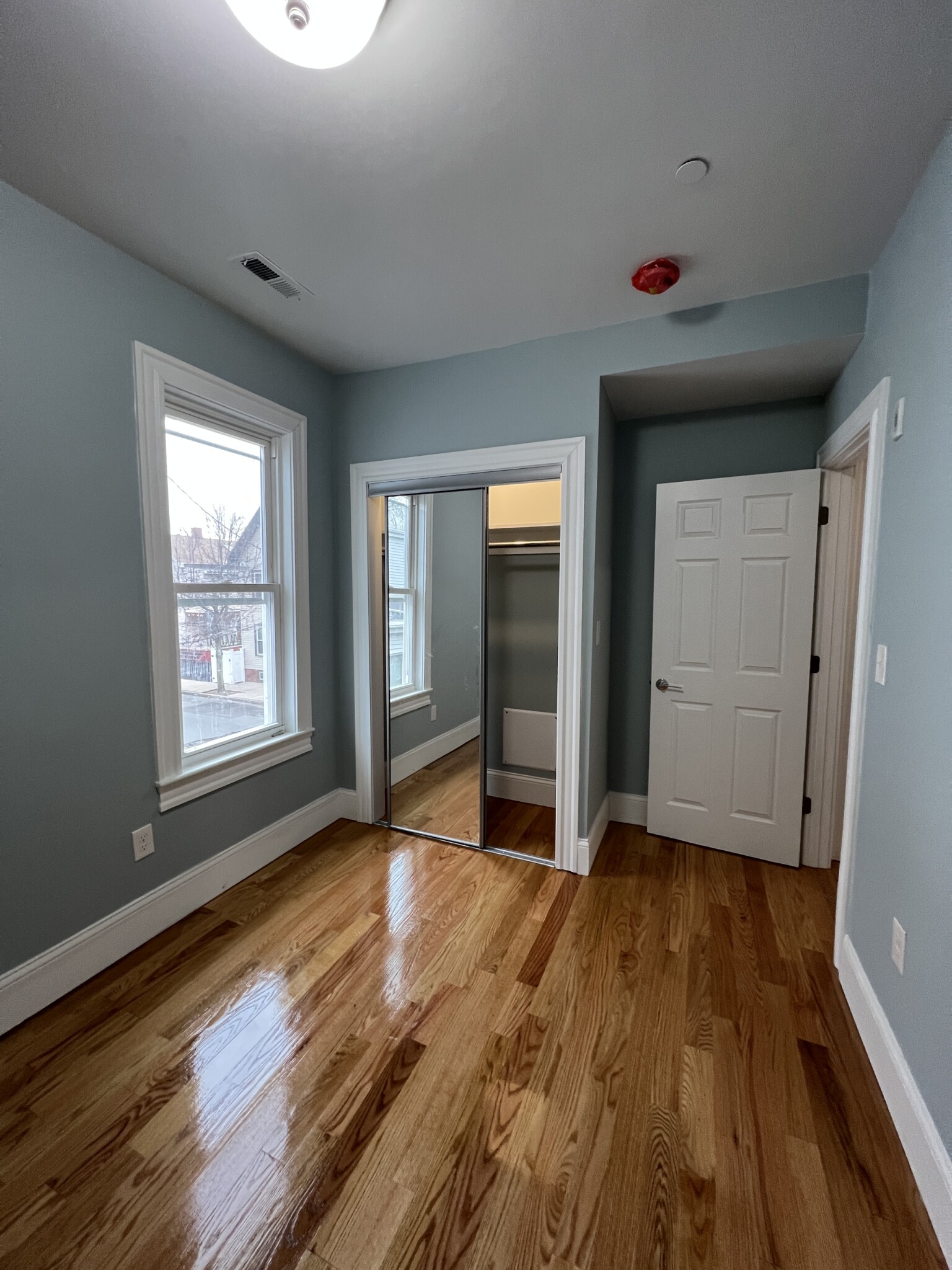 2.5 bed, 2 bath apartment for rent at 71 Pearl St Unit 2, East Somerville — photo 12 of 41