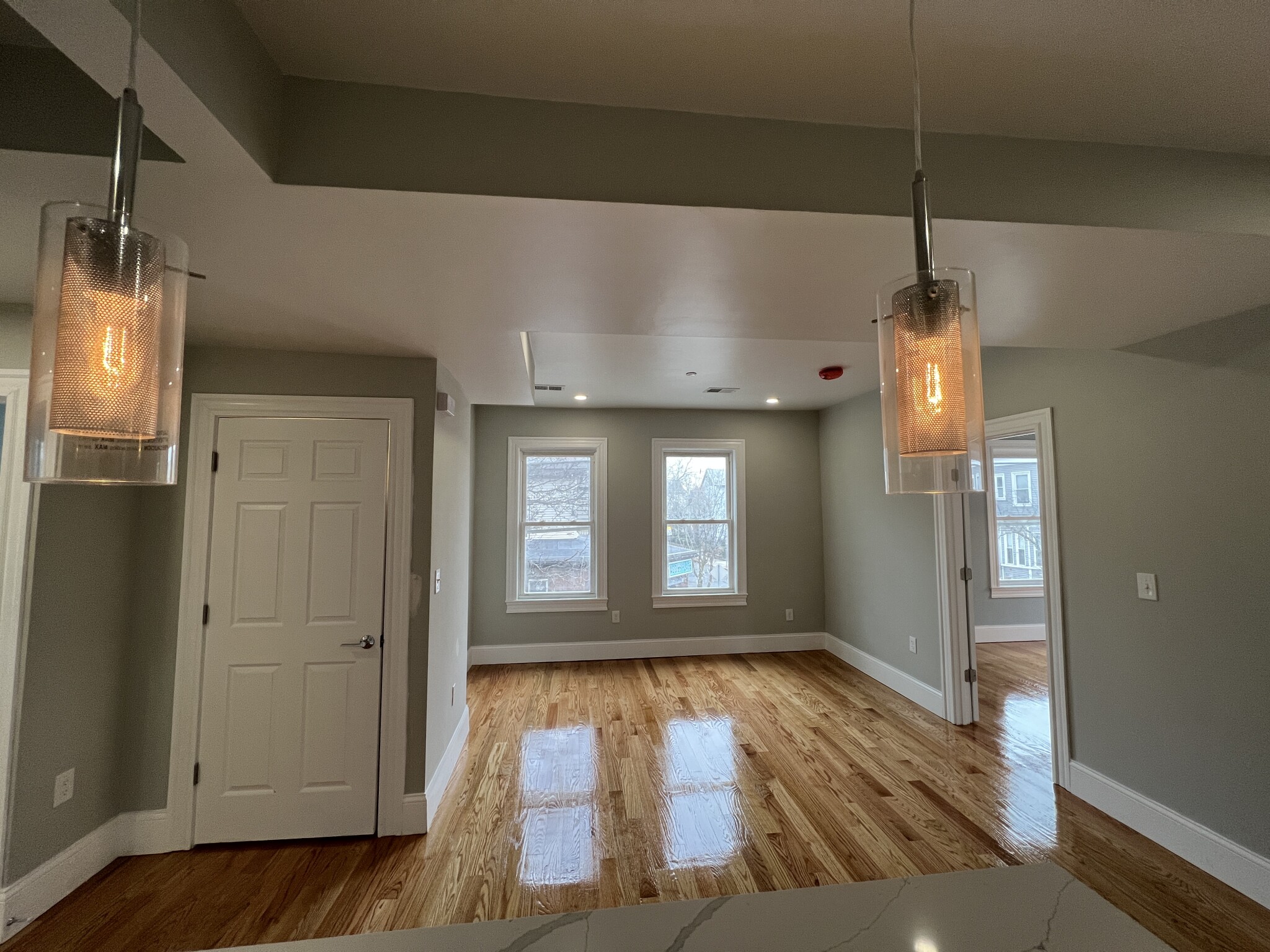 2.5 bed, 2 bath apartment for rent at 71 Pearl St Unit 2, East Somerville — photo 4 of 41