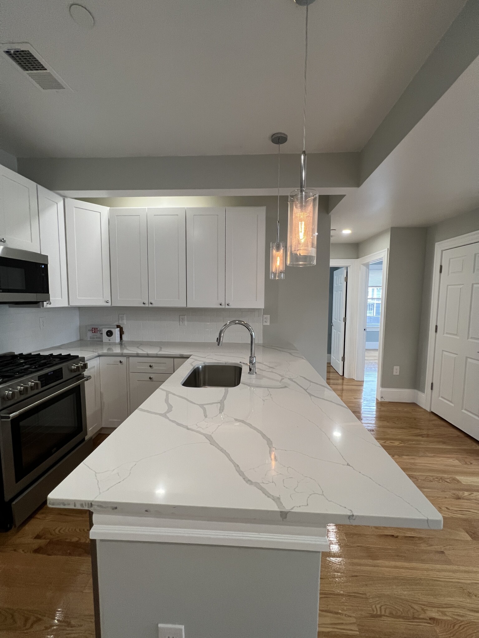 2.5 bed, 2 bath apartment for rent at 71 Pearl St Unit 2, East Somerville — photo 20 of 41
