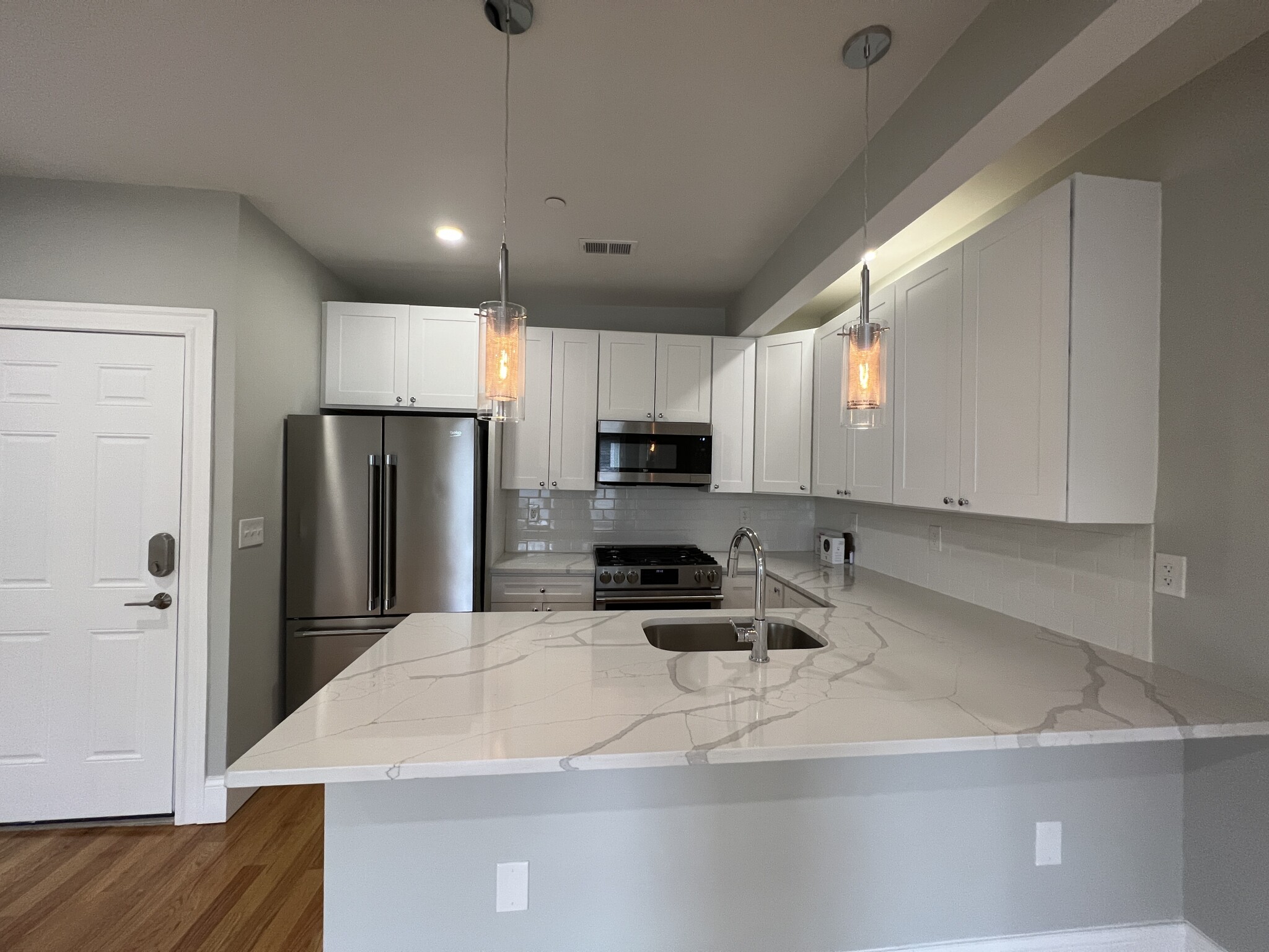 2.5 bed, 2 bath apartment for rent at 71 Pearl St Unit 2, East Somerville — photo 22 of 41