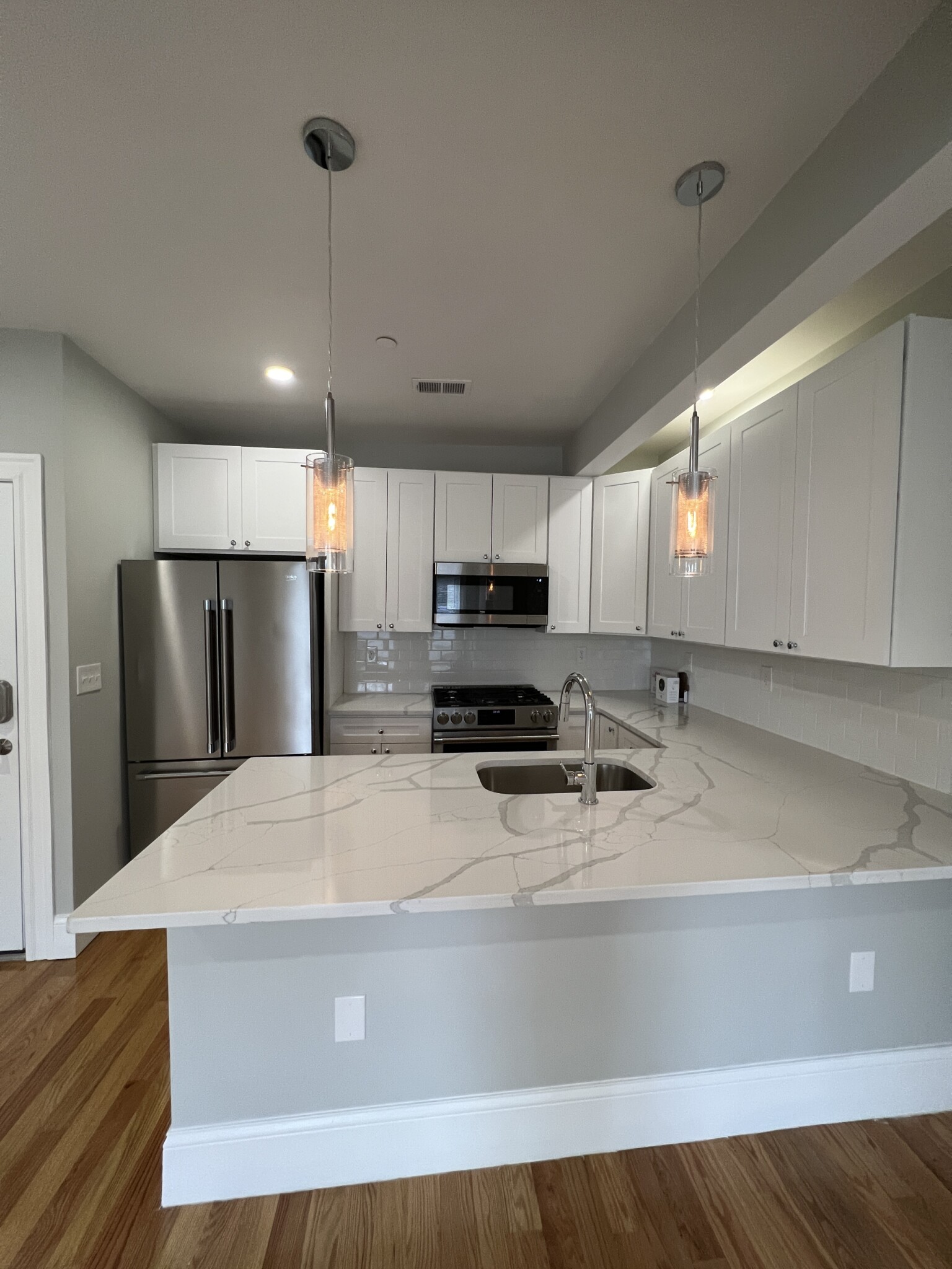 2.5 bed, 2 bath apartment for rent at 71 Pearl St Unit 2, East Somerville — photo 23 of 41