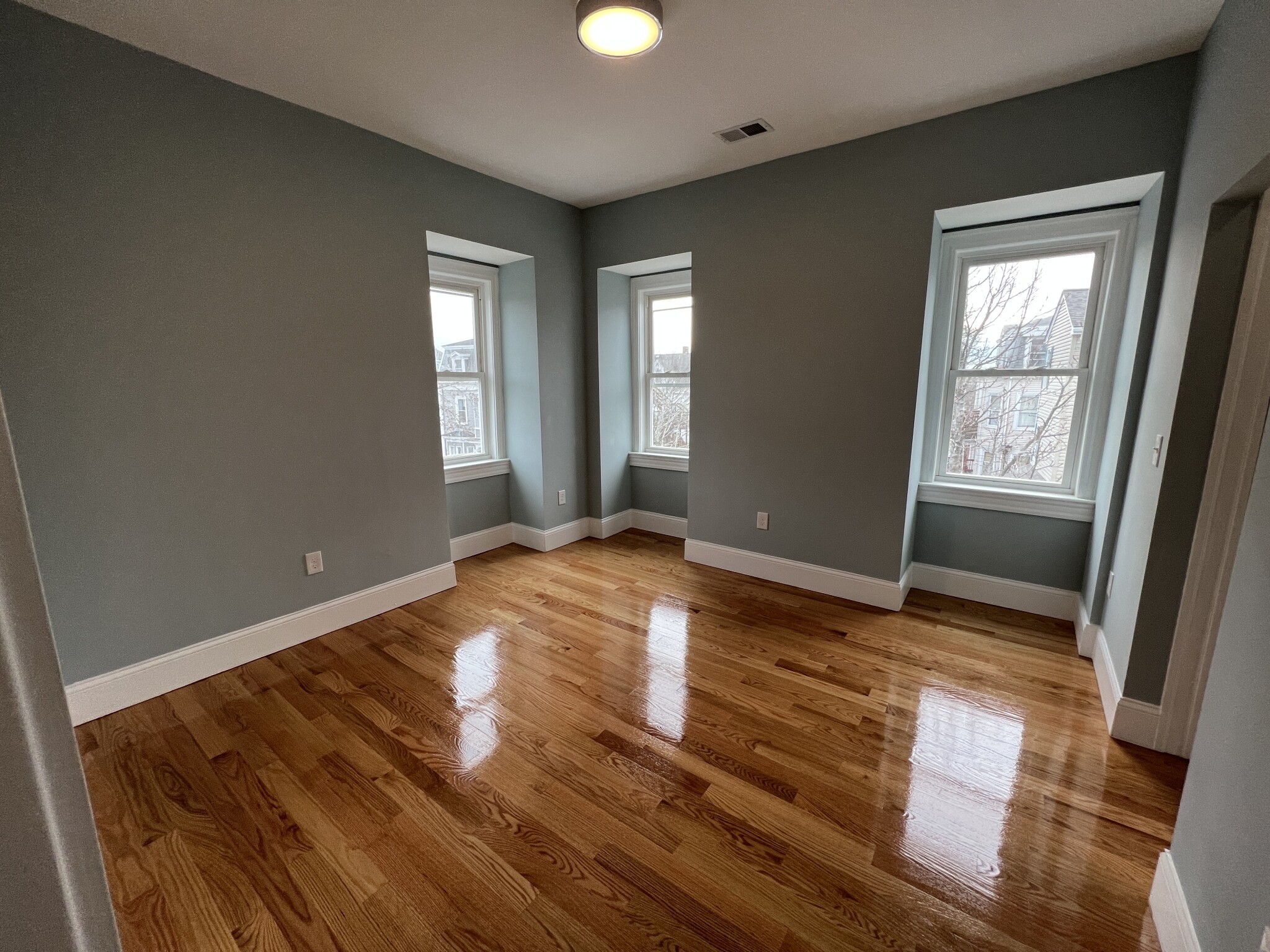 2.5 bed, 2 bath apartment for rent at 71 Pearl St Unit 3, East Somerville — photo 9 of 24