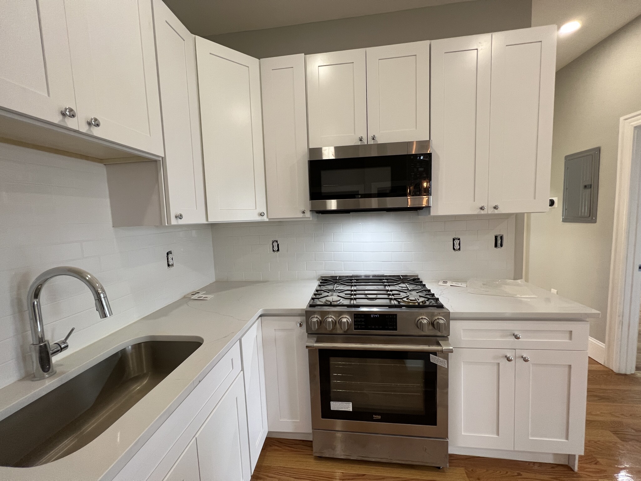 2.5 bed, 2 bath apartment for rent at 71 Pearl St Unit 3, East Somerville — photo 6 of 24
