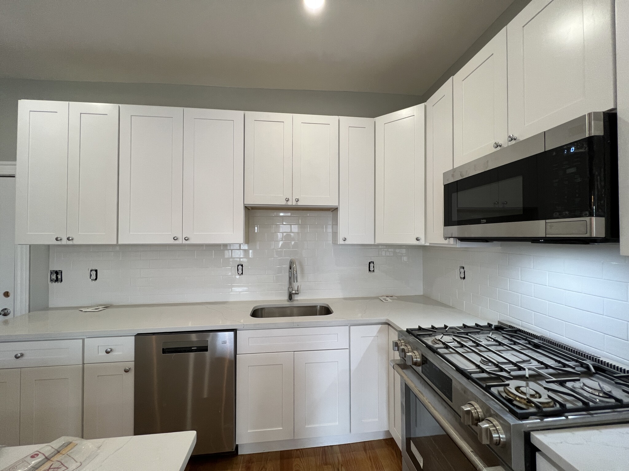 2.5 bed, 2 bath apartment for rent at 71 Pearl St Unit 3, East Somerville — photo 5 of 24
