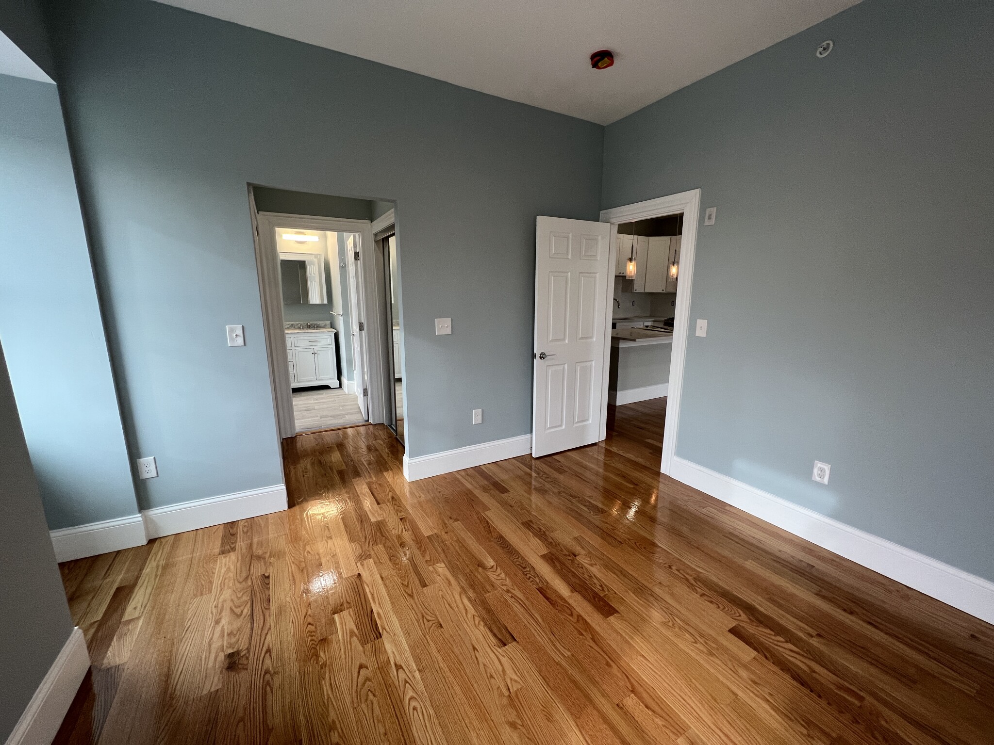 2.5 bed, 2 bath apartment for rent at 71 Pearl St Unit 3, East Somerville — photo 10 of 24