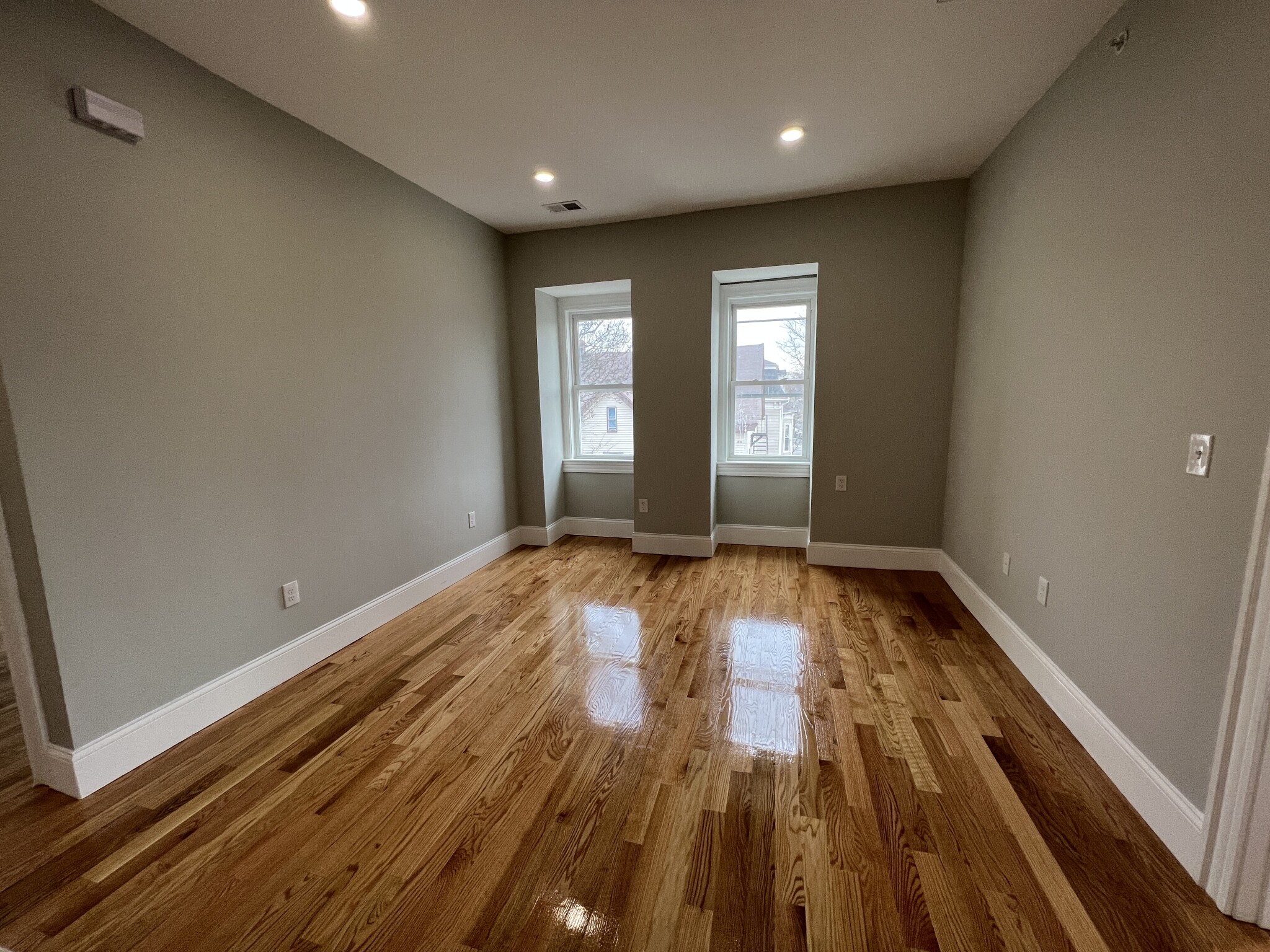 2.5 bed, 2 bath apartment for rent at 71 Pearl St Unit 3, East Somerville — photo 8 of 24