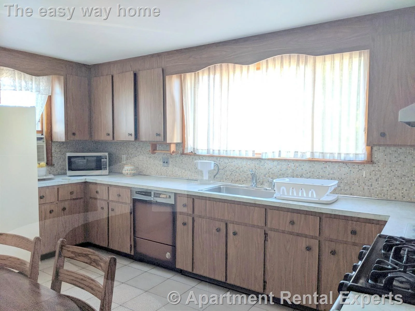 3 bed, 1 bath apartment for rent at 71 Pennsylvania Ave Unit 2, East Somerville — photo 2 of 23