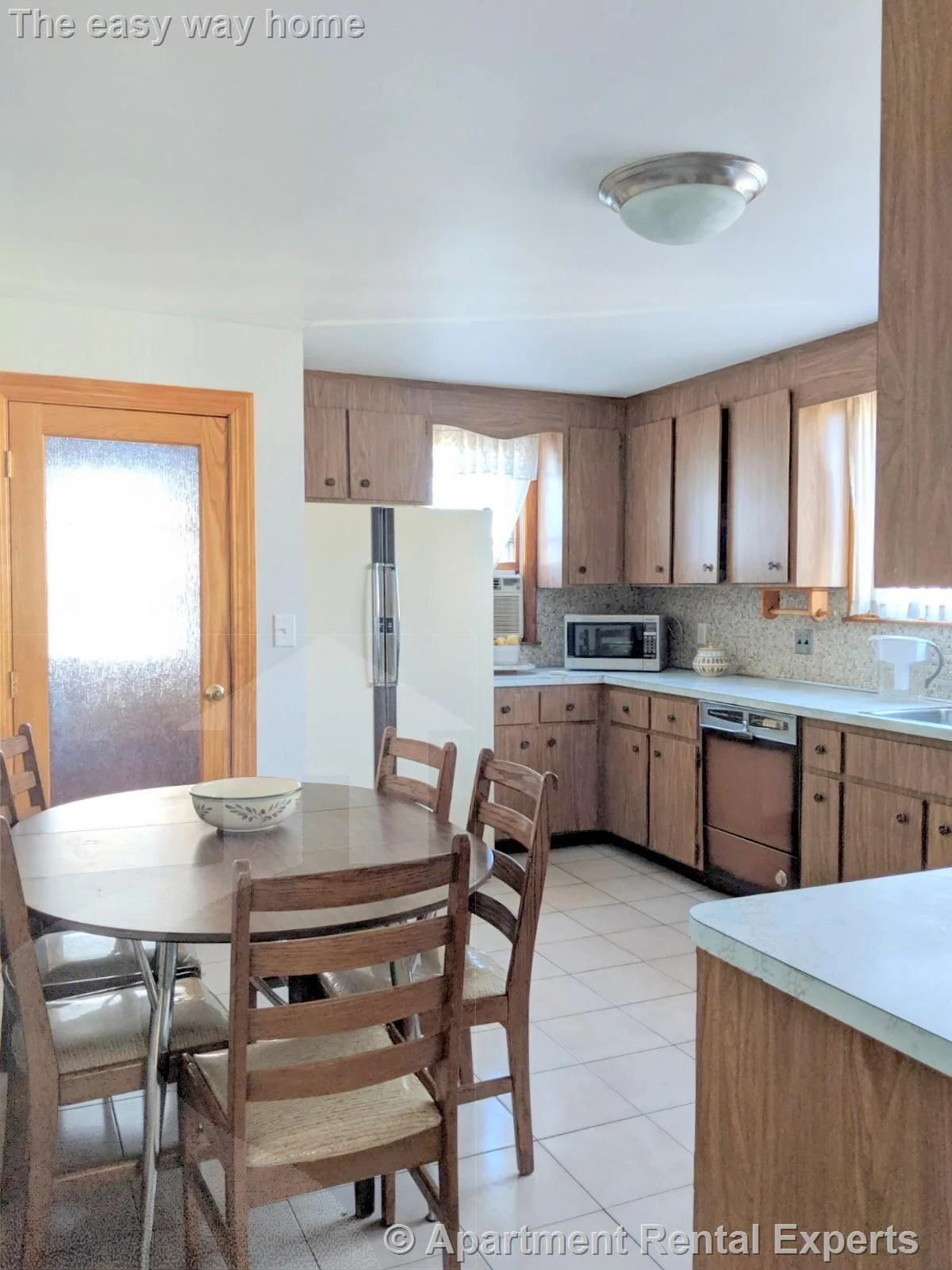 3 bed, 1 bath apartment for rent at 71 Pennsylvania Ave Unit 2, East Somerville — photo 3 of 23