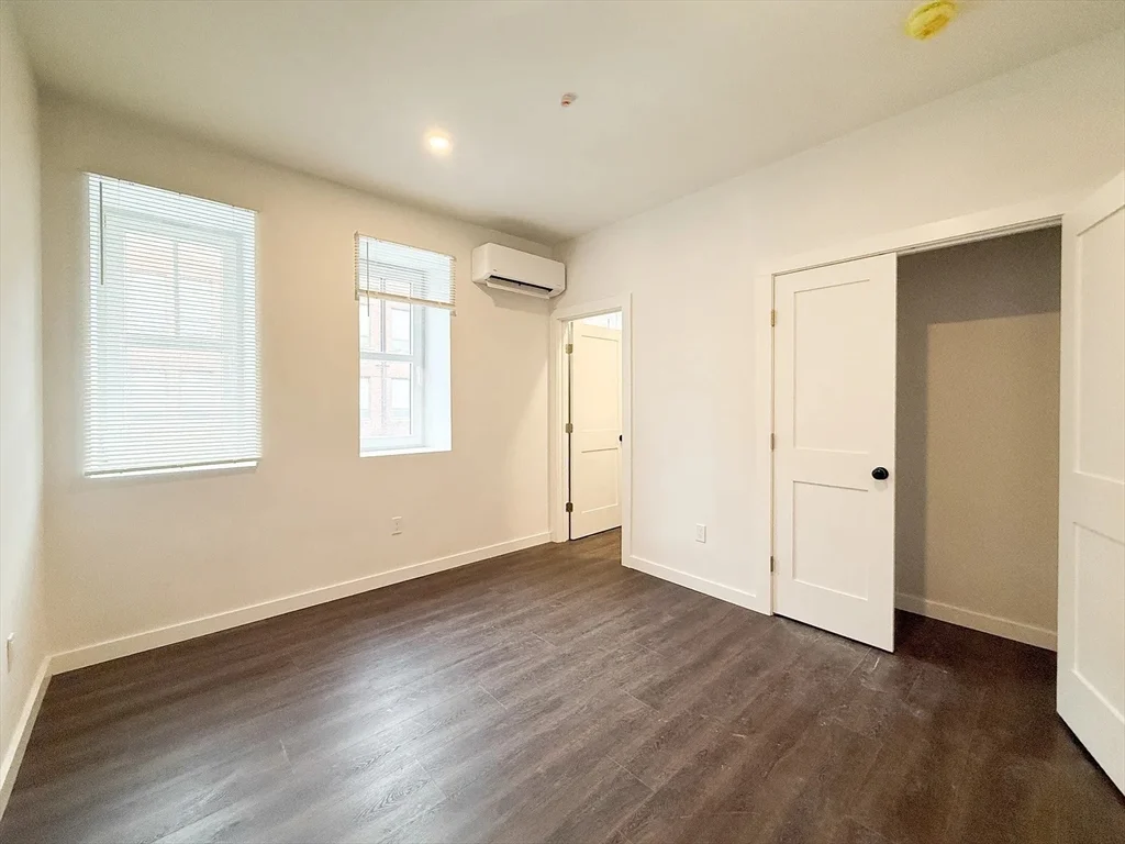 4 bed, 4+ bath apartment for rent at 71 Perrin St Unit 1, Roxbury — photo 16 of 17