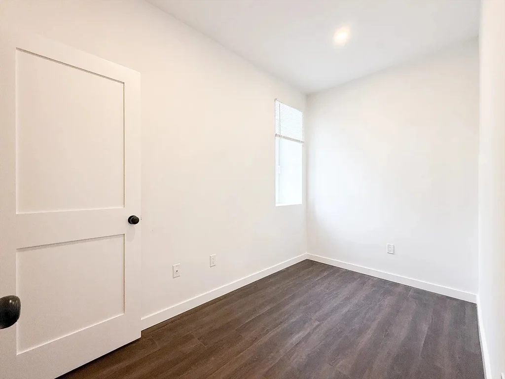 4 bed, 4+ bath apartment for rent at 71 Perrin St Unit 1, Roxbury — photo 13 of 17