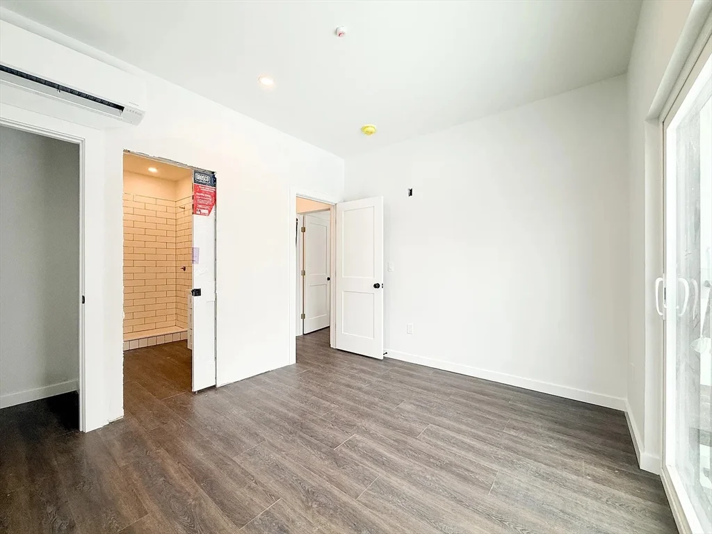 4 bed, 4+ bath apartment for rent at 71 Perrin St Unit 2, Roxbury — photo 15 of 17