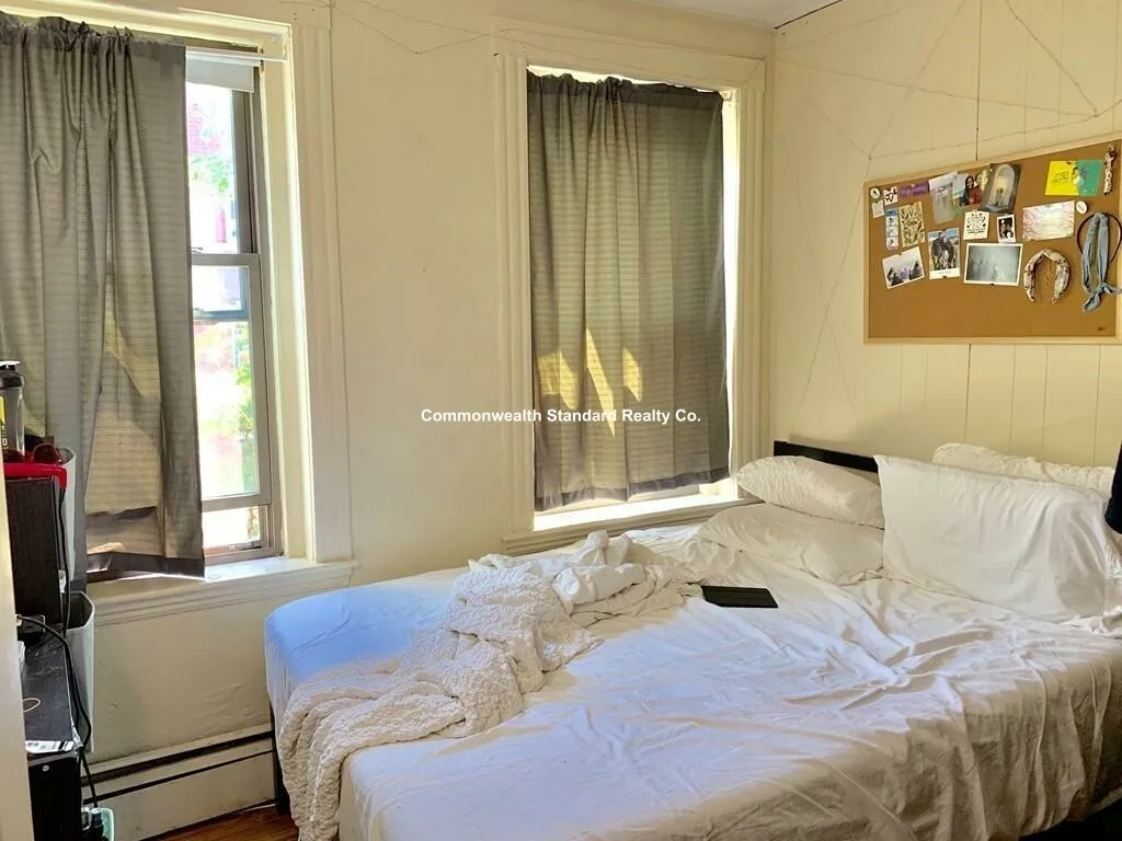 3 bed, 1 bath apartment for rent at 71 Phillips St Unit 2, Beacon Hill — photo 14 of 23