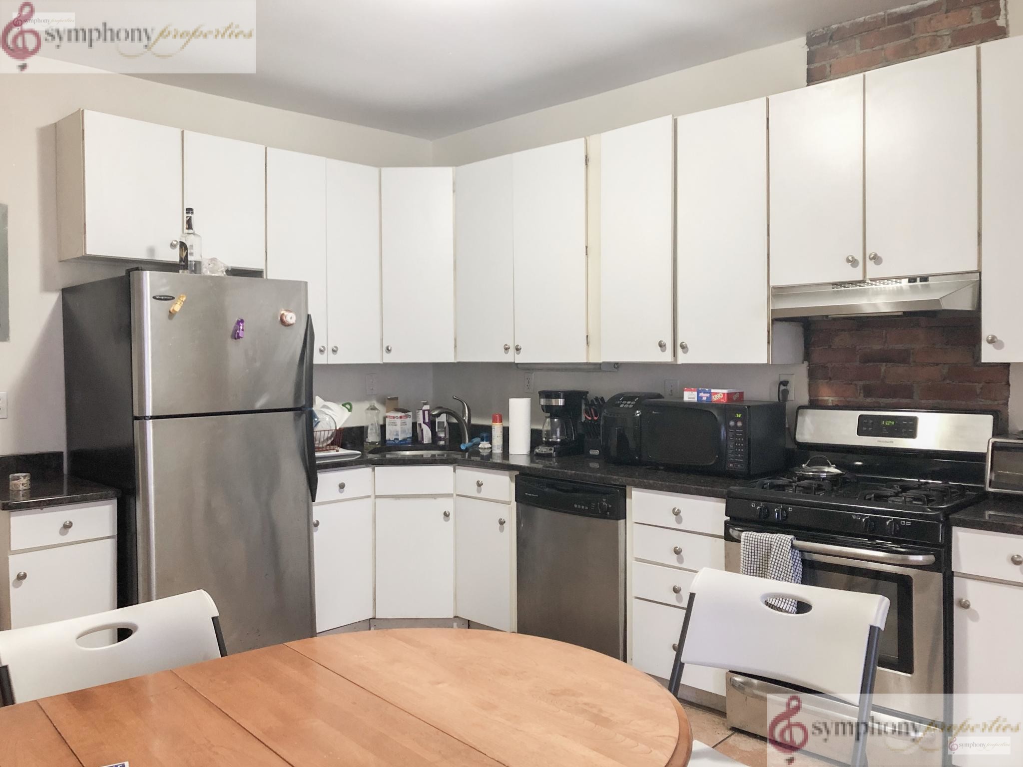 4 bed, 1 bath apartment for rent at 71 Pontiac St Unit 1A, Mission Hill — photo 1 of 15