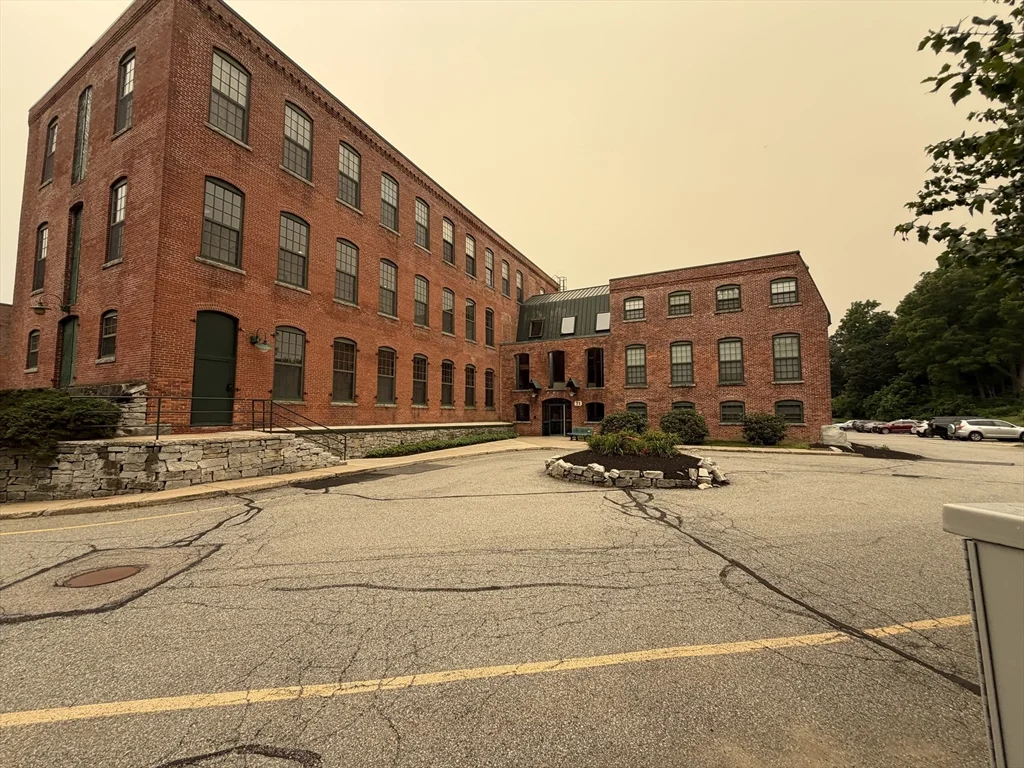 2 bed, 1 bath apartment for rent at 71 Princeton St Unit 204, North Chelmsford