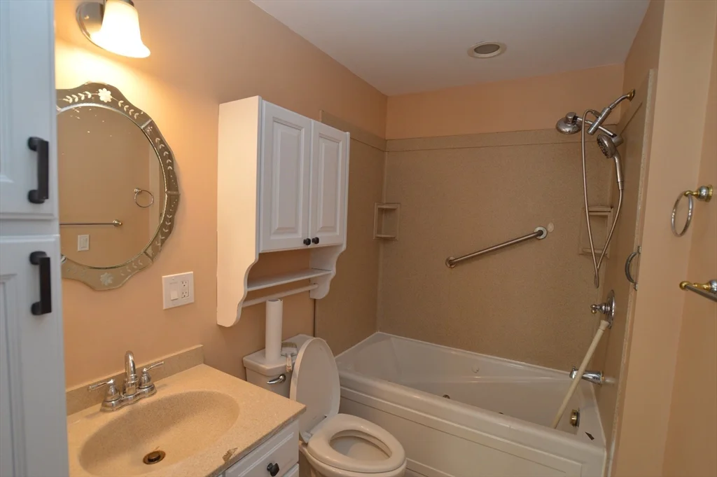 2 bed, 1 bath apartment for rent at 71 Proctor Unit 2, Salem — photo 5 of 8