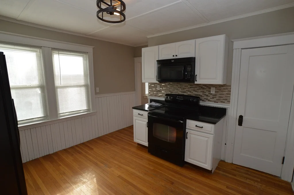 2 bed, 1 bath apartment for rent at 71 Proctor Unit 2, Salem — photo 8 of 8