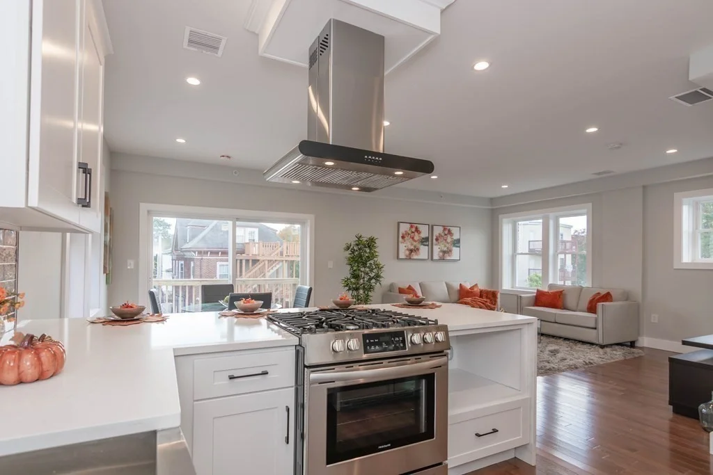 3 bed, 2 bath apartment for rent at 71 Savin St Unit 2, Roxbury — photo 3 of 15