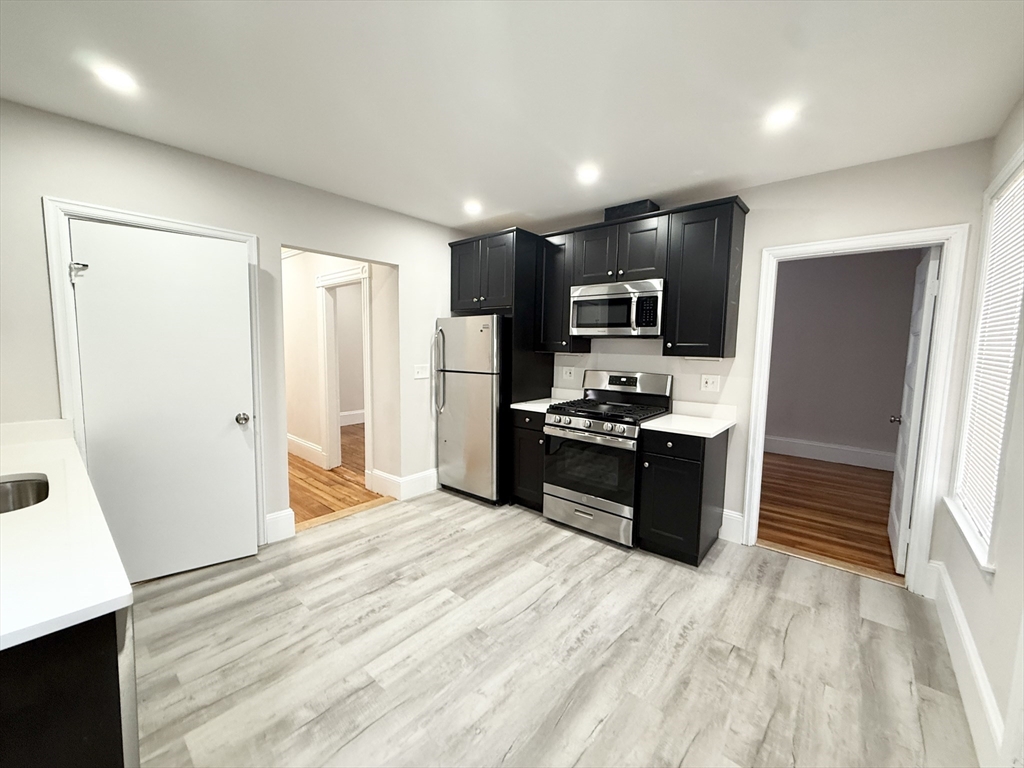 3 bed, 1 bath apartment for rent at 71 Saxton St Unit 1, Dorchester — photo 1 of 10
