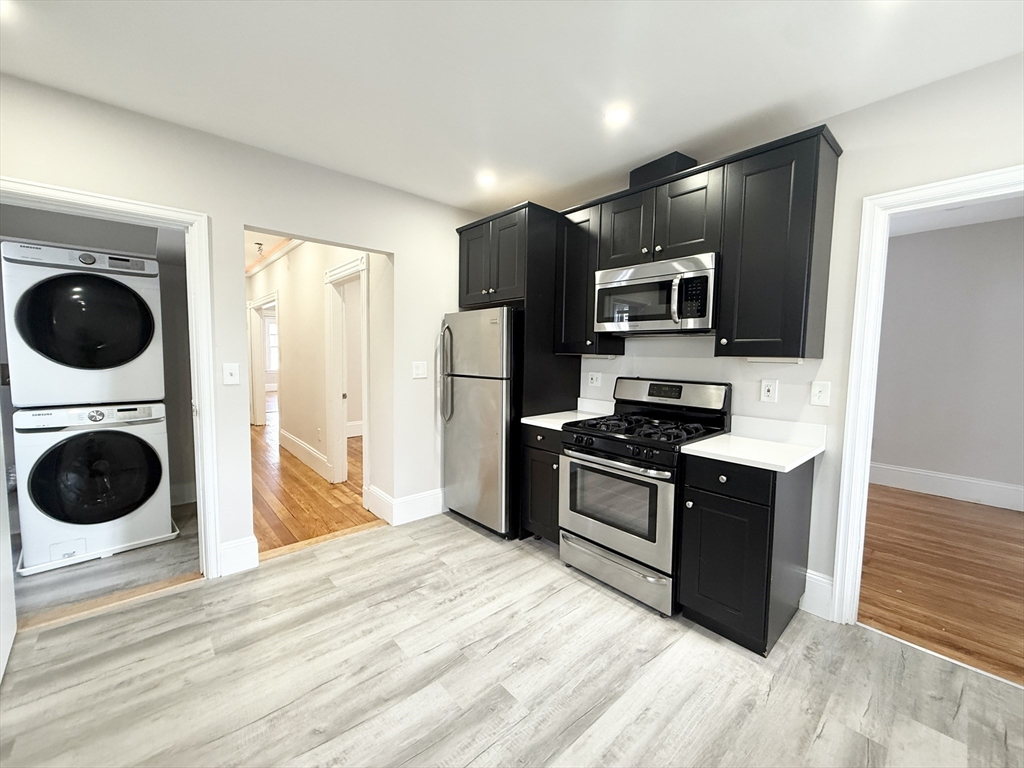 3 bed, 1 bath apartment for rent at 71 Saxton St Unit 2, Dorchester — photo 1 of 10
