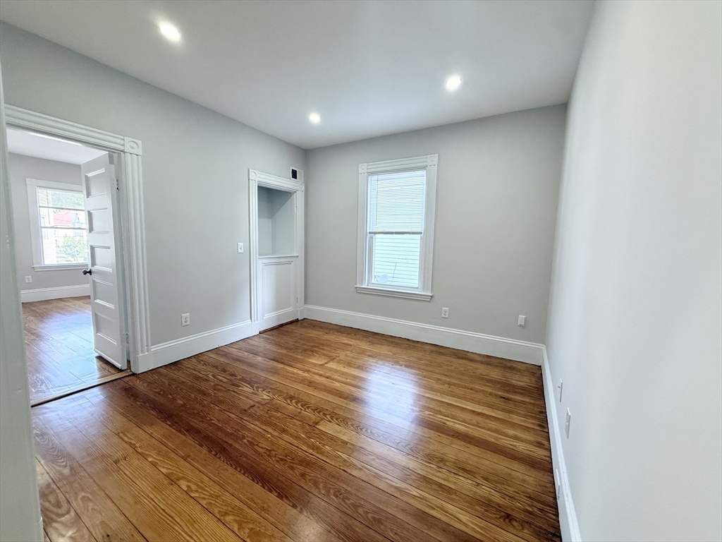 3 bed, 1 bath apartment for rent at 71 Saxton St Unit 2, Dorchester — photo 5 of 10