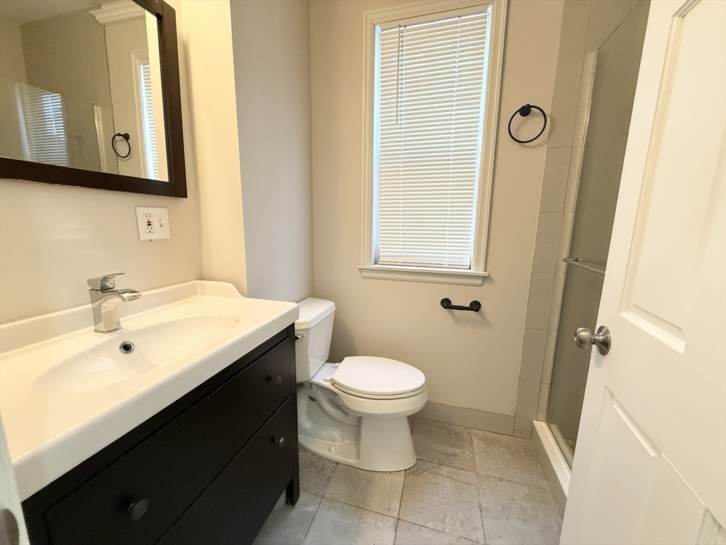 3 bed, 1 bath apartment for rent at 71 Saxton St Unit 2, Dorchester — photo 9 of 10