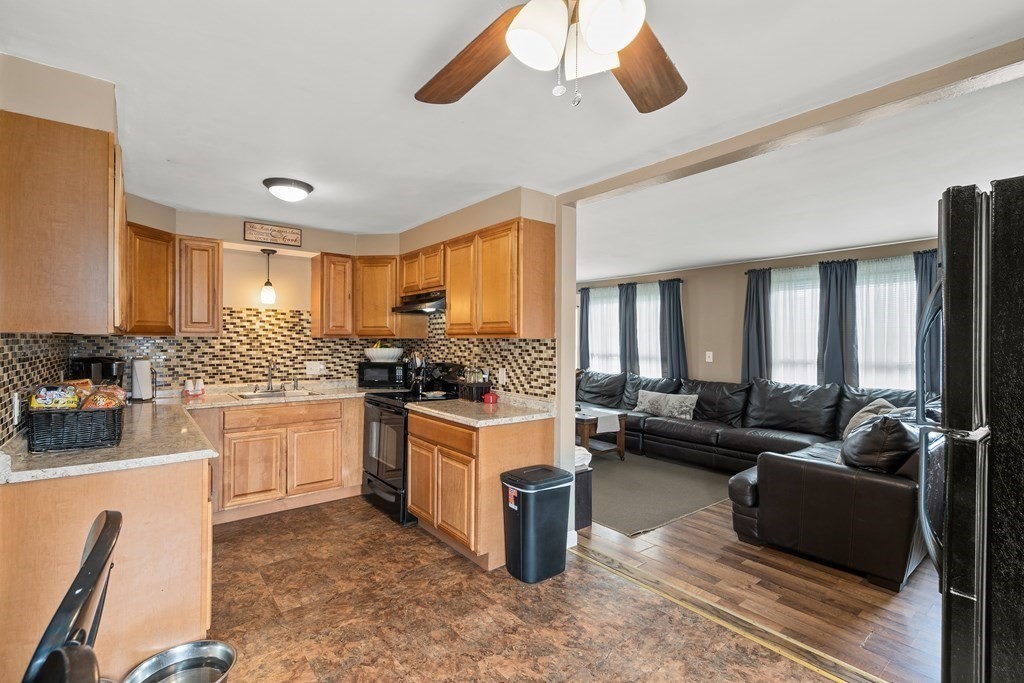 3 bed, 2.5 bath apartment for rent at 71 Silver Lake Ave Unit 71, Nonantum — photo 4 of 12