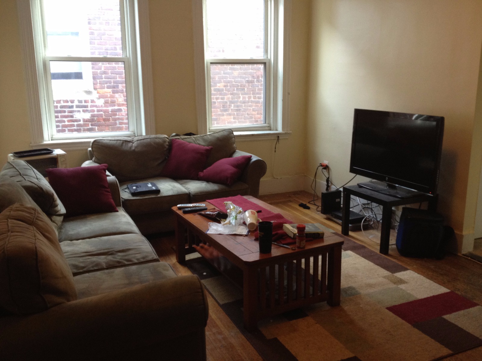 3 bed, 1 bath apartment for rent at 71 South Huntington Ave Unit 1, Jamaica Plain — photo 1 of 9
