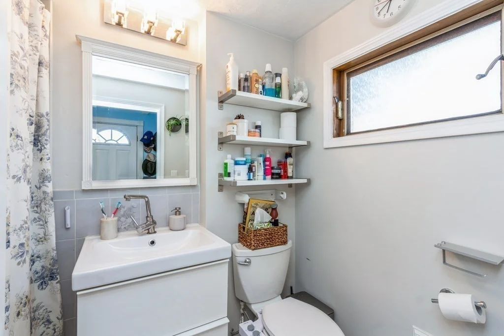 2 bed, 1 bath apartment for rent at 71 Spring St Unit 1, Houghs Neck — photo 17 of 23