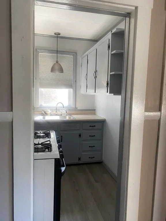 3 bed, 1 bath apartment for rent at 71 Sycamore St Unit 2, Fairhaven — photo 2 of 8