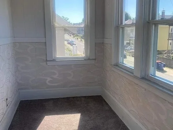 3 bed, 1 bath apartment for rent at 71 Sycamore St Unit 2, Fairhaven — photo 5 of 8