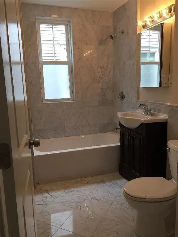 5 bed, 1 bath apartment for rent at 71 Walnut Park Unit 2, Roxbury