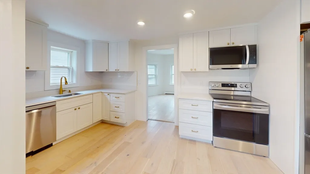 2 bed, 1 bath apartment for rent at 71 Water Unit 1, South Quincy
