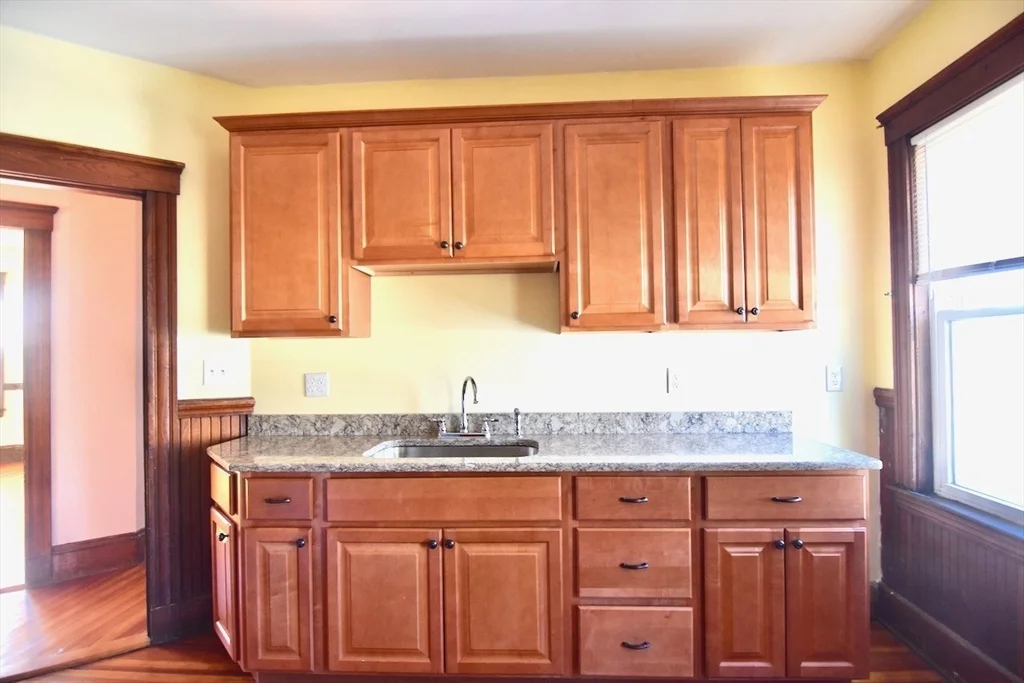 2 bed, 1 bath apartment for rent at 710 Metropolitan Ave Unit 3, Hyde Park — photo 6 of 20