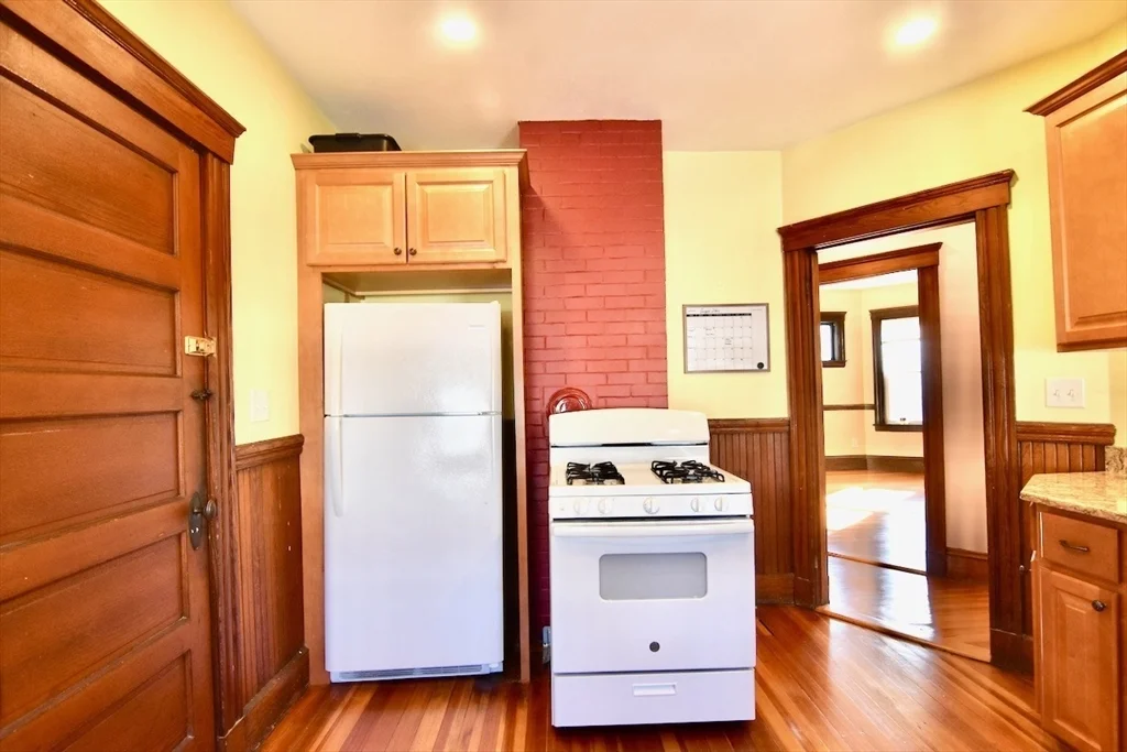 2 bed, 1 bath apartment for rent at 710 Metropolitan Ave Unit 3, Hyde Park — photo 7 of 20