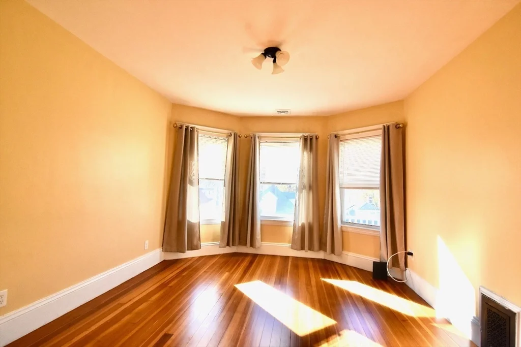 2 bed, 1 bath apartment for rent at 710 Metropolitan Ave Unit 3, Hyde Park — photo 14 of 20