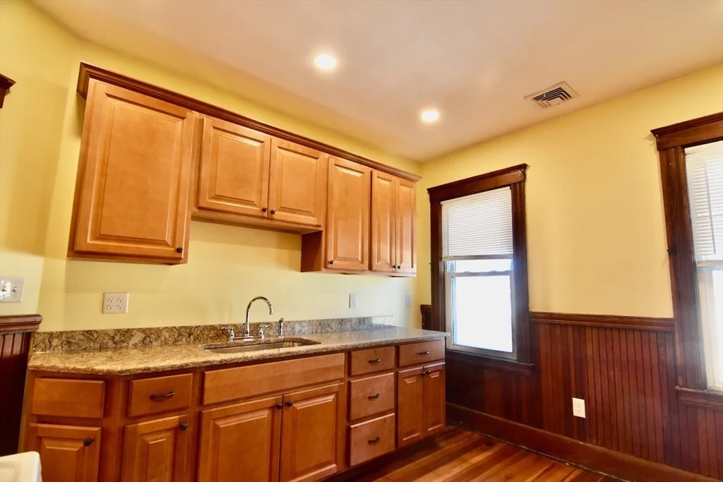 2 bed, 1 bath apartment for rent at 710 Metropolitan Ave Unit 3, Hyde Park — photo 17 of 20