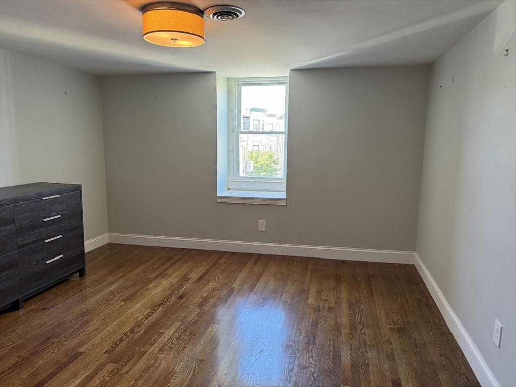 3 bed, 3 bath apartment for rent at 711 East 7th St Unit 7, South Boston — photo 13 of 16