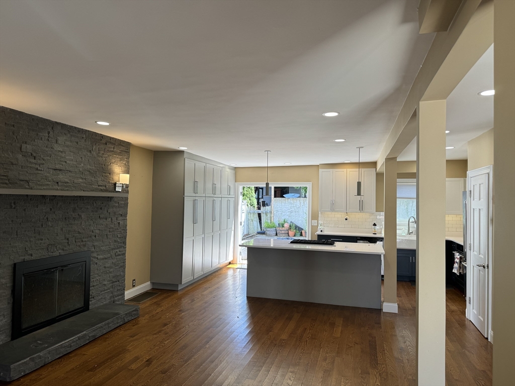3 bed, 3 bath apartment for rent at 711 East 7th St Unit 7, South Boston — photo 5 of 16