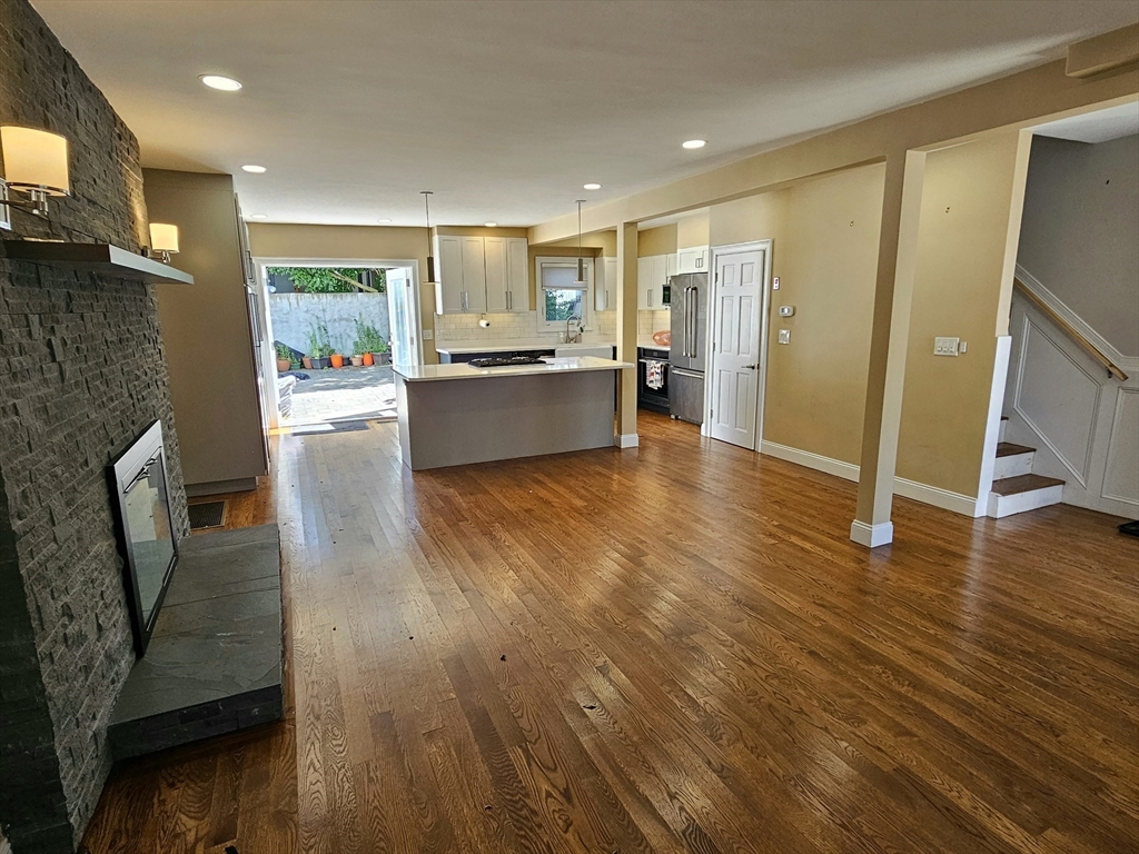 3 bed, 3 bath apartment for rent at 711 East 7th St Unit 7, South Boston — photo 6 of 16