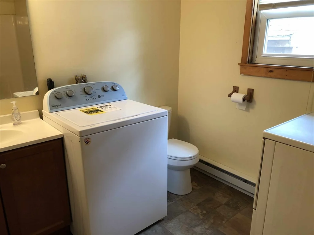 2 bed, 1 bath apartment for rent at 711 Main St Unit 1, Amherst — photo 3 of 8
