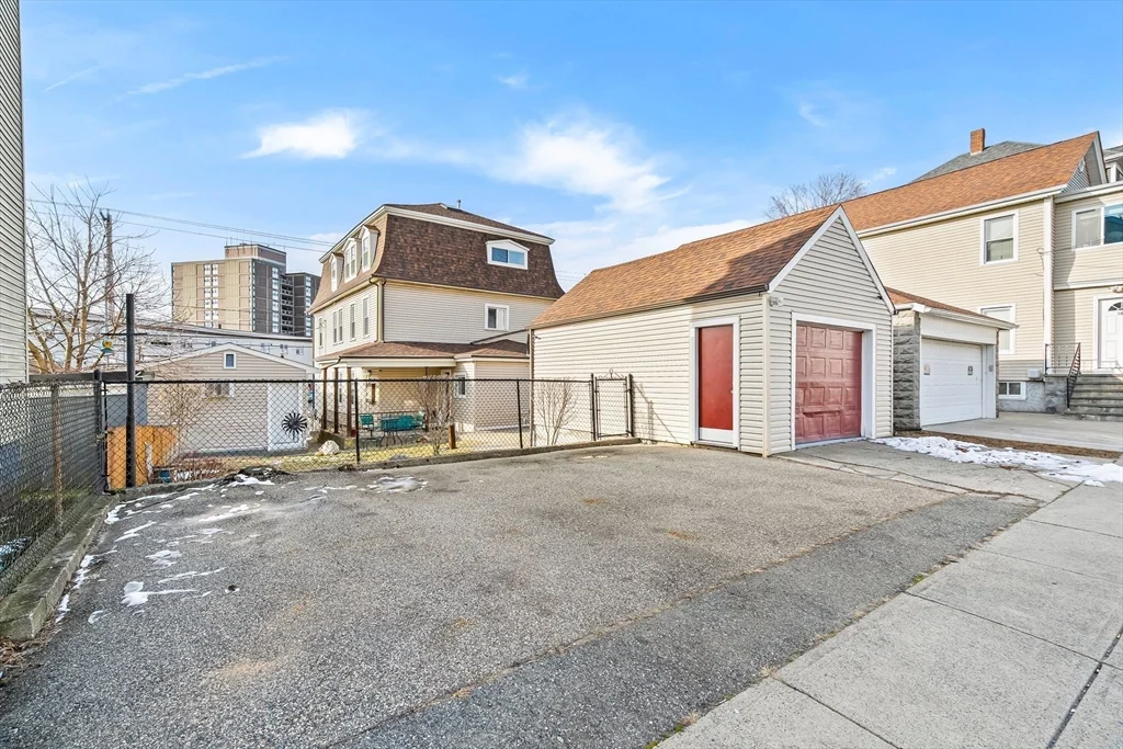 2 bed, 1 bath apartment for rent at 712 Eastern Ave Unit 2, Fall River — photo 15 of 15