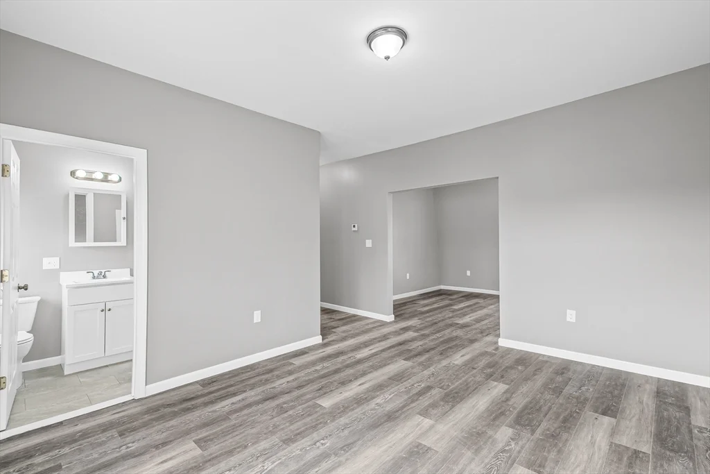 2 bed, 1 bath apartment for rent at 712 Eastern Ave Unit 3, Fall River — photo 4 of 13