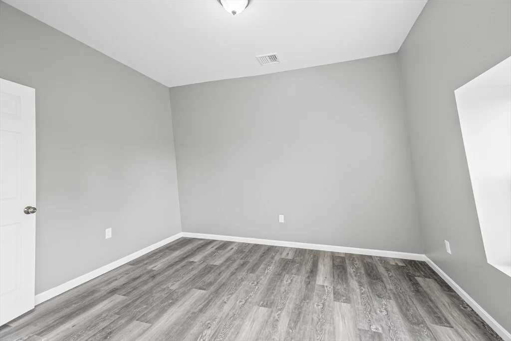 2 bed, 1 bath apartment for rent at 712 Eastern Ave Unit 3, Fall River — photo 6 of 13
