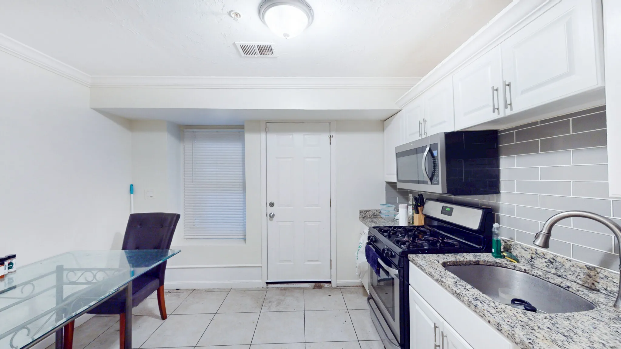 3 bed, 1 bath apartment for rent at 712 Shawmut Ave Unit 1 (1R), Roxbury — photo 6 of 15
