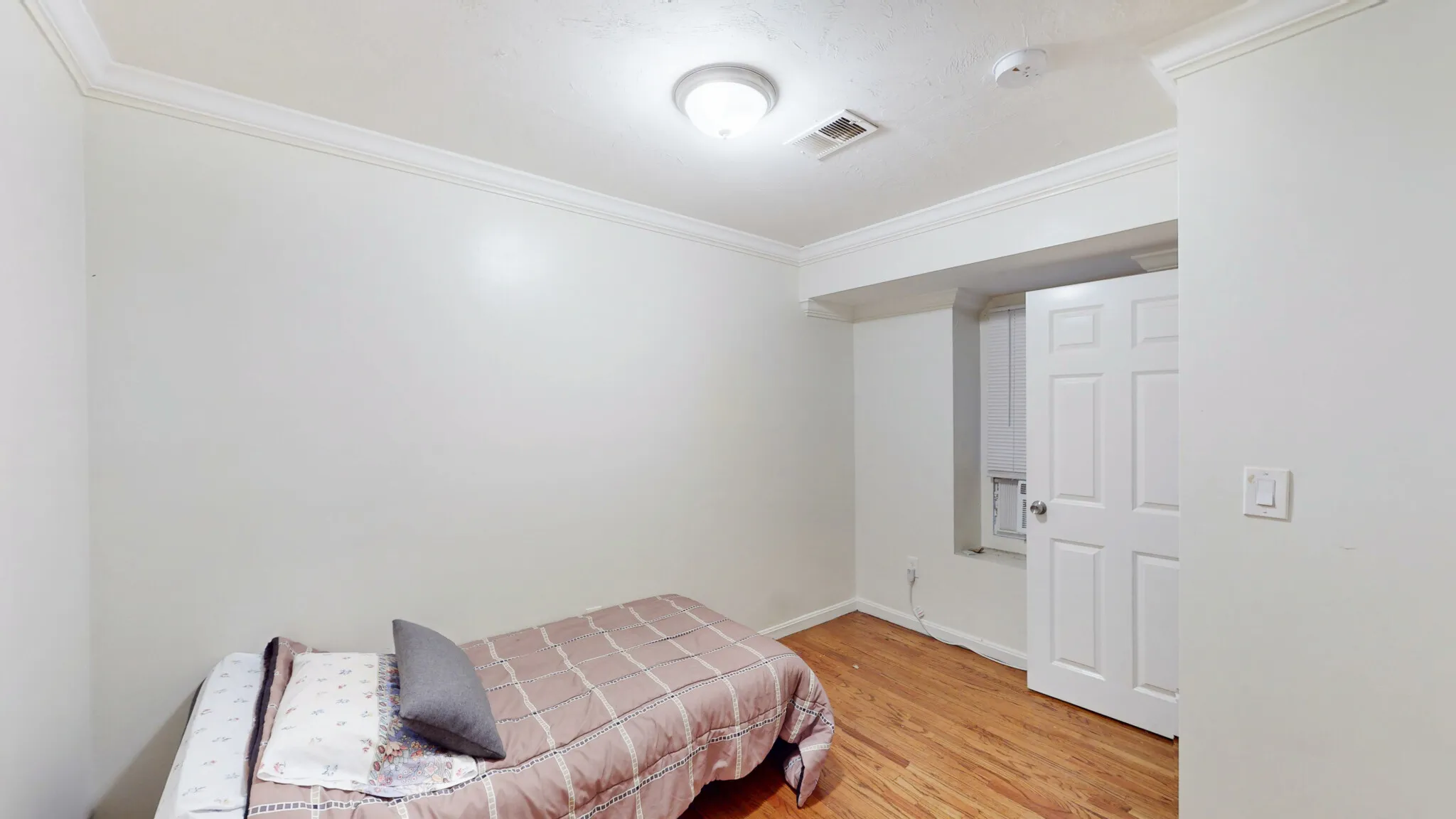 3 bed, 1 bath apartment for rent at 712 Shawmut Ave Unit 1 (1R), Roxbury — photo 13 of 15