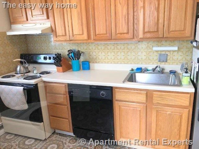 2 bed, 1 bath apartment for rent at 714 Broadway Unit 1, Ball Square — photo 2 of 9