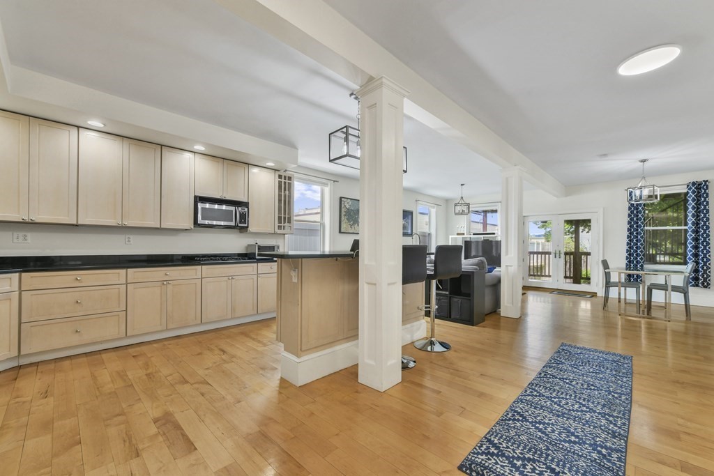 3 bed, 2 bath apartment for rent at 714 East 4th St Unit 1, South Boston — photo 4 of 26