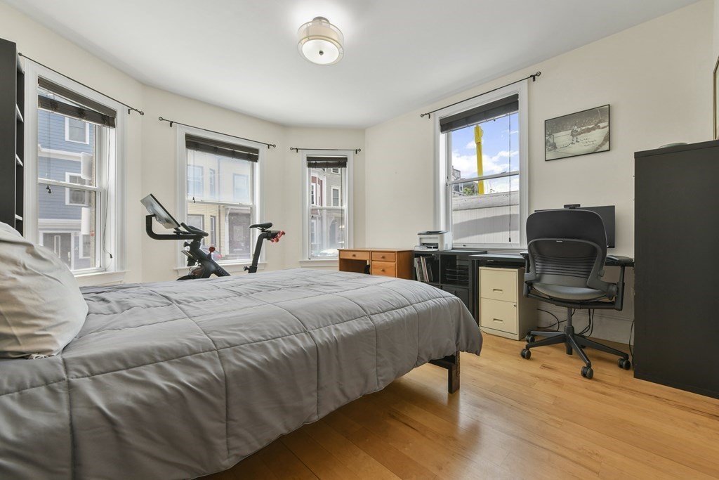 3 bed, 2 bath apartment for rent at 714 East 4th St Unit 1, South Boston — photo 15 of 26